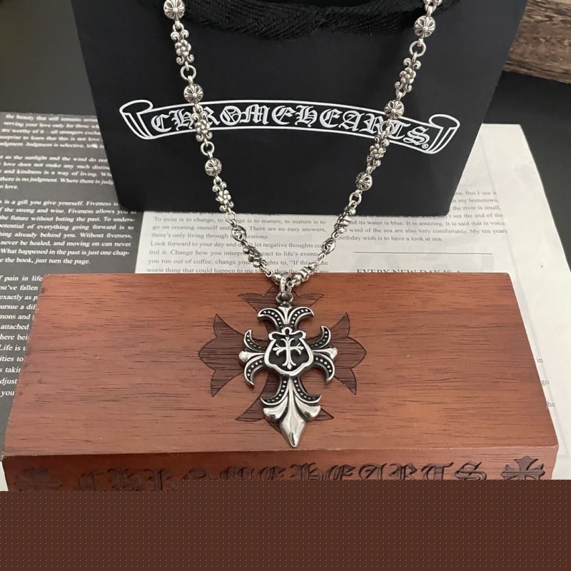 Ch**me He**ts necklaces